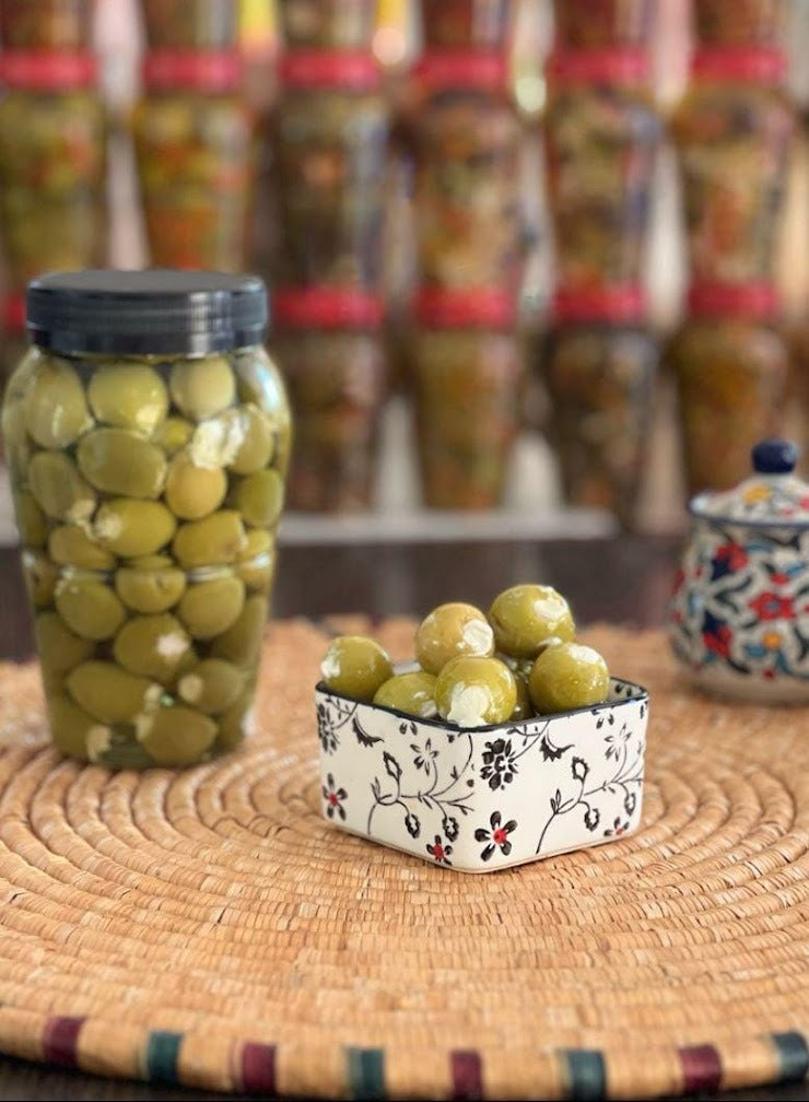 זיתים ממולאים בלבנה ושמן 700 גרם